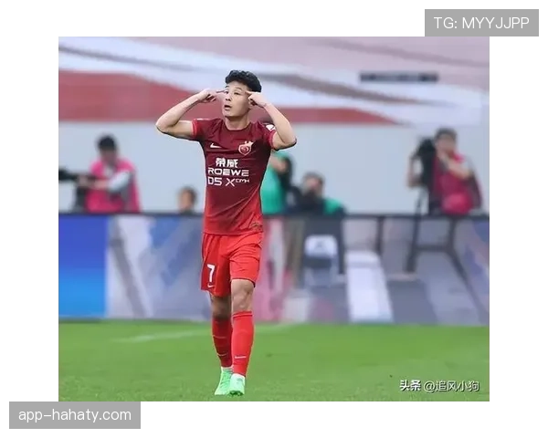 武磊连续三场关键战高效终结，边路前插如何撕开对手防线？
